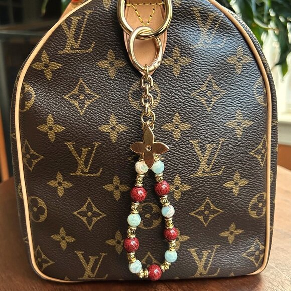 BEADED Bag Charm with Clover🍀 - Picture 8 of 9